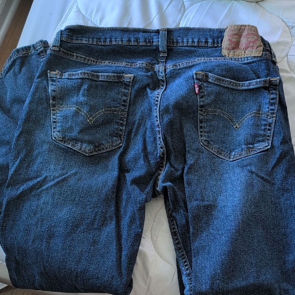 Levi's Classic Blue Jeans with Tan Label - Picture 1 of 2